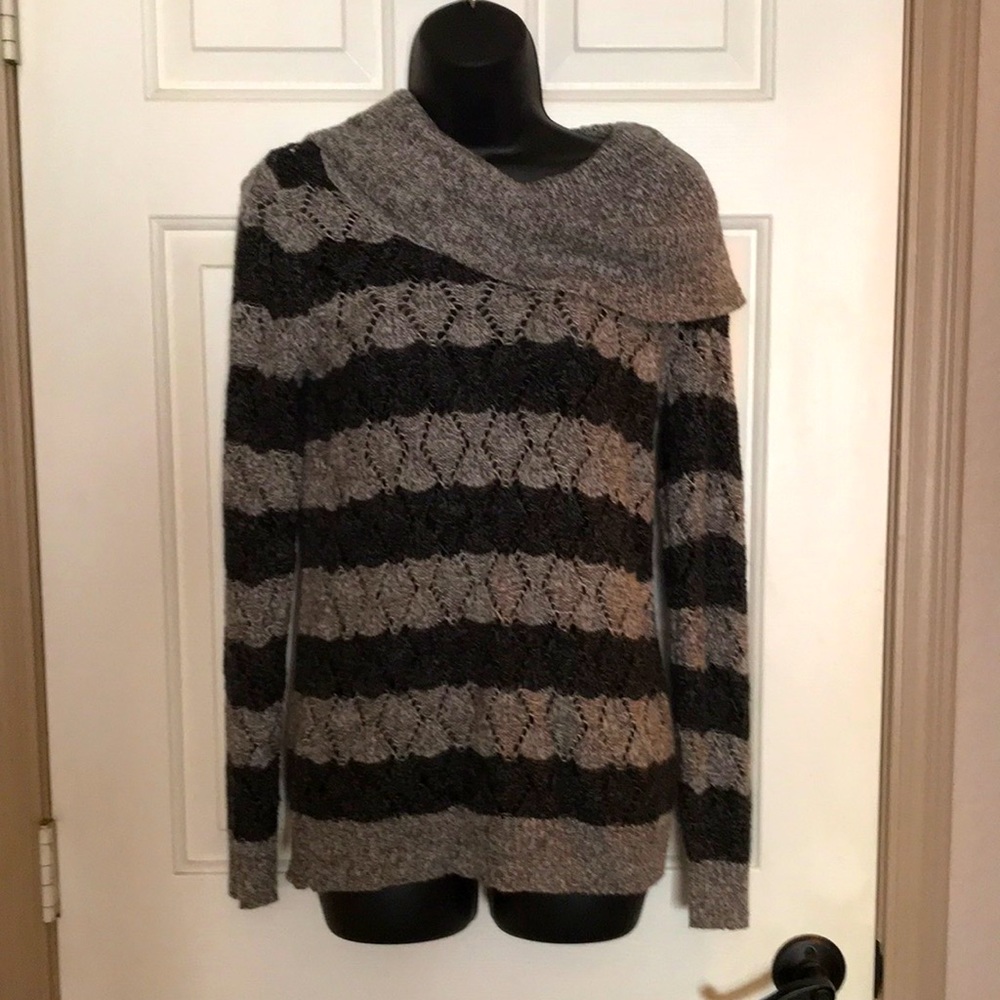 Women’s Carolyn Taylor acrylic cowl neck sweater.
